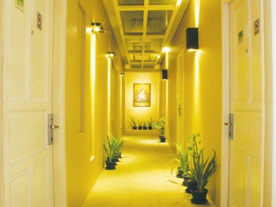 Magnolia Hotel Yakarta Exterior foto