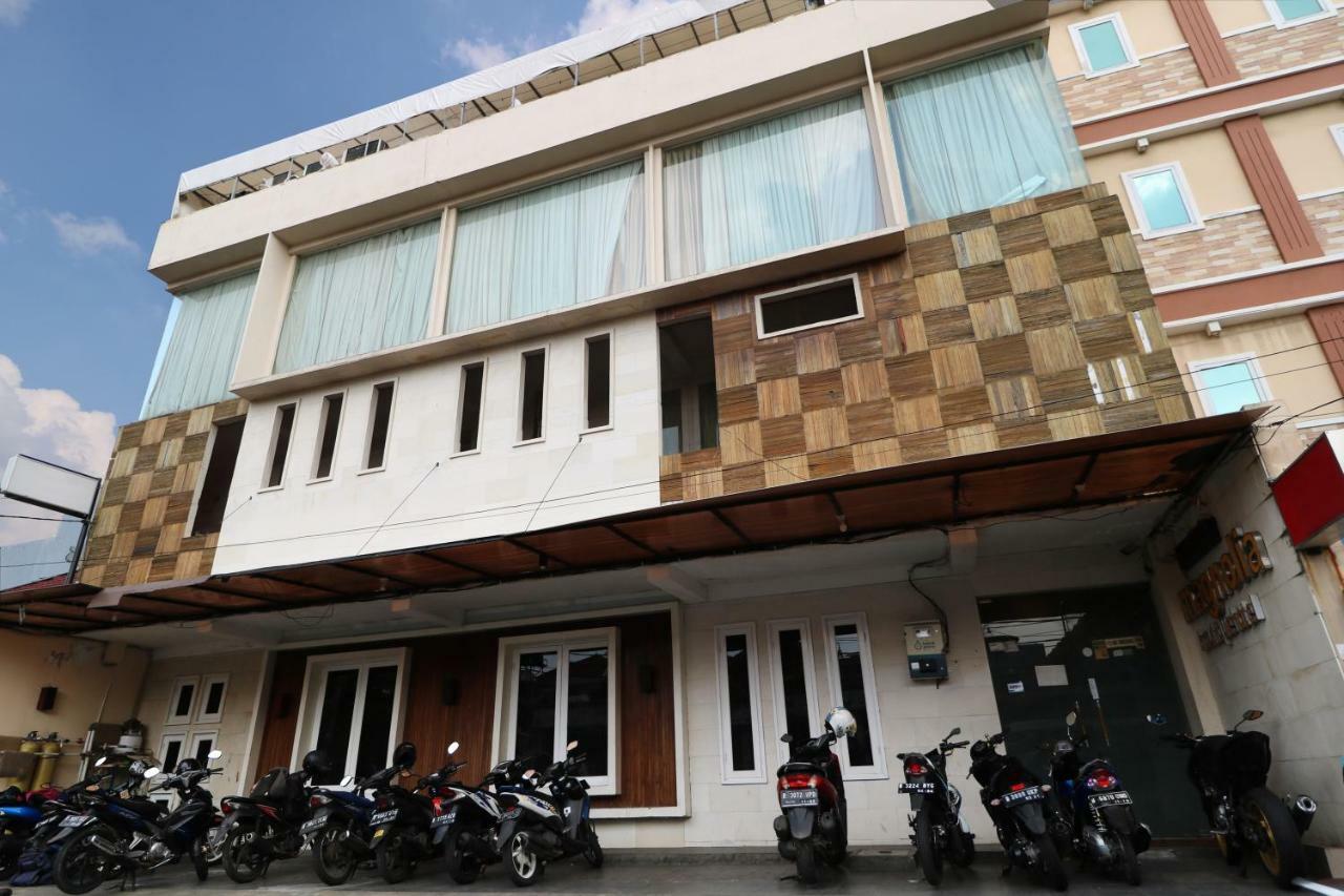 Magnolia Hotel Yakarta Exterior foto